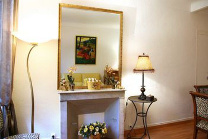 Room 10 of 24