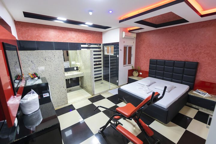 Room 44 of 114