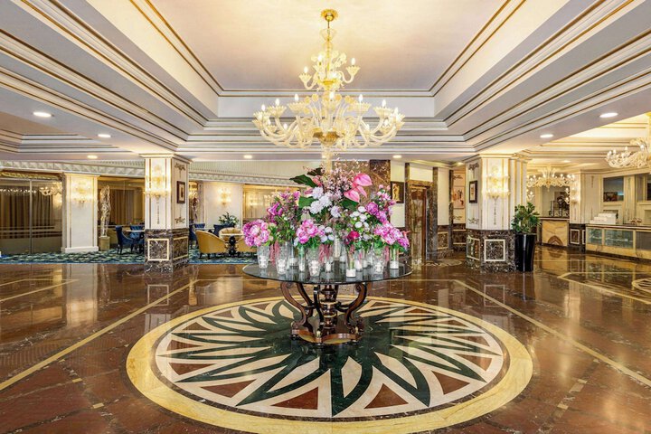 Entrance & Lobby