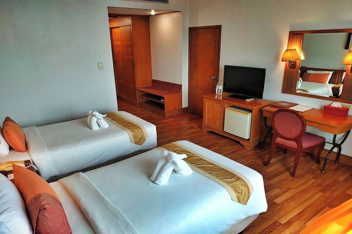 Room 32 of 79