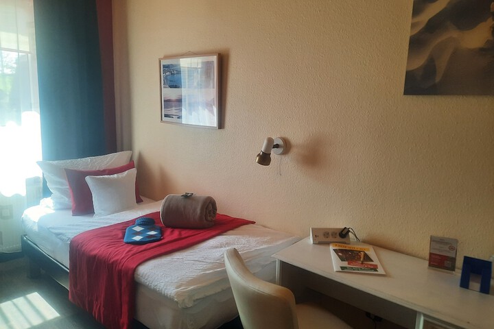 Room 17 of 45