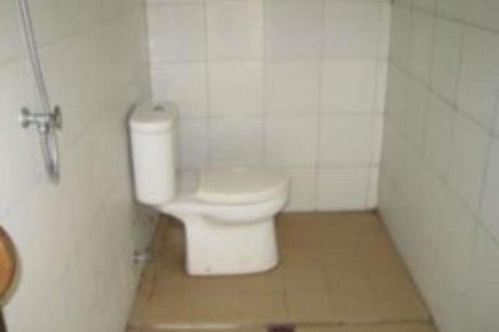 Room 2 of 5