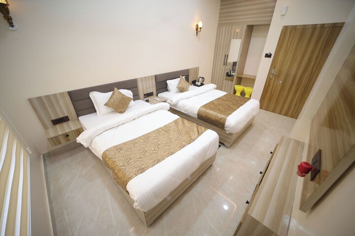 Room 17 of 46