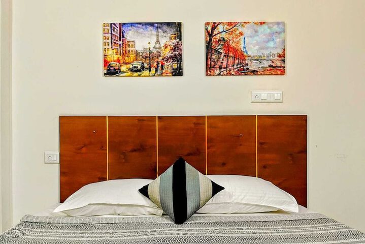 Room 3 of 27