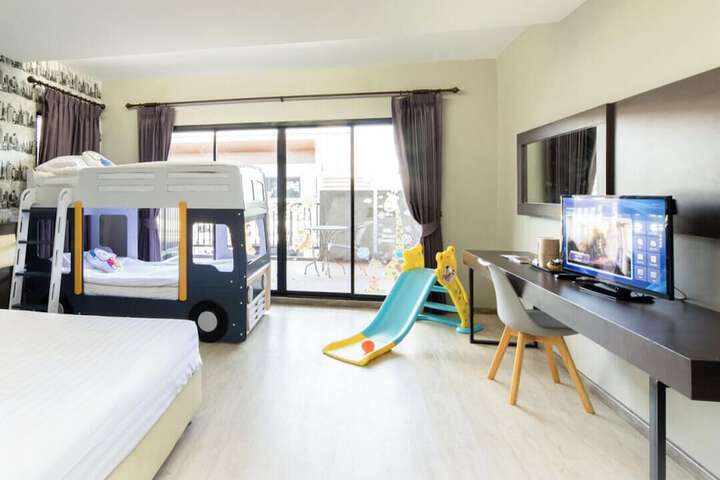 Room 15 of 29