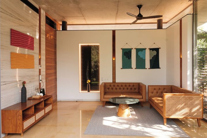 Room 4 of 42