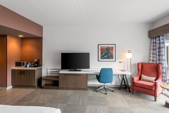 Room 33 of 79