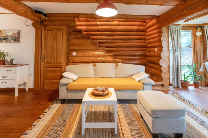 Room 3 of 16