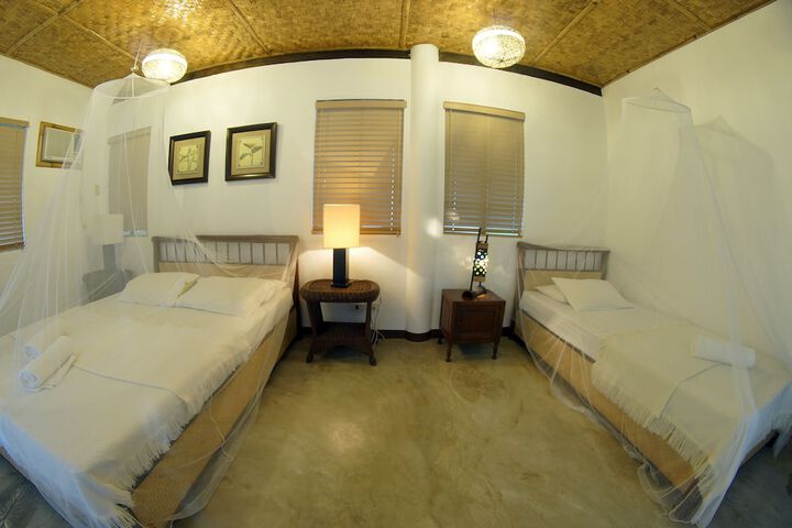 Room 7 of 48