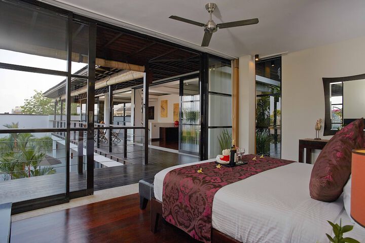 Room 10 of 74