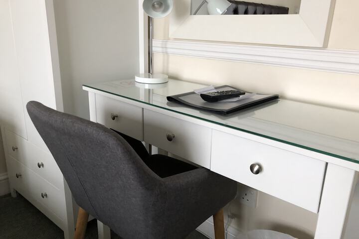 Room 2 of 61