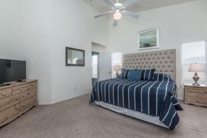 Room 7 of 25