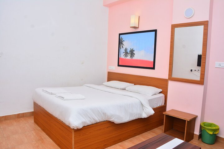 Room 12 of 37