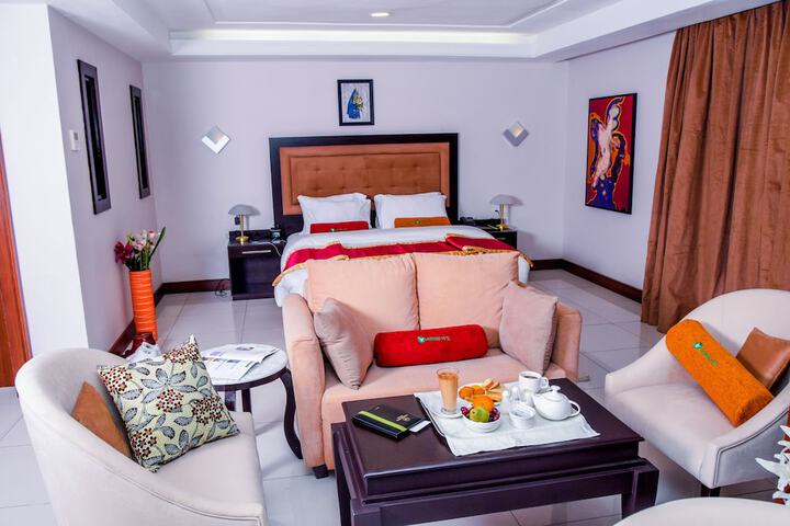 Room 3 of 48