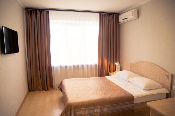 Room 13 of 87