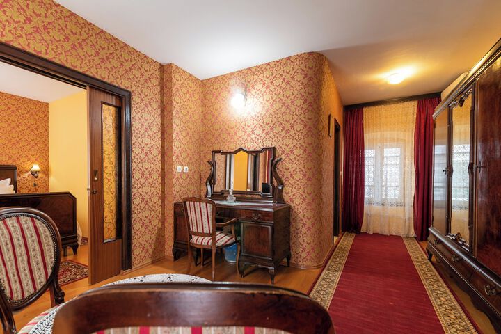 Room 56 of 108