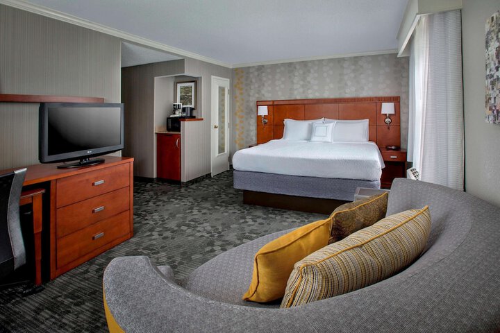Room 5 of 24