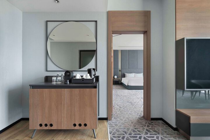 Room 18 of 120