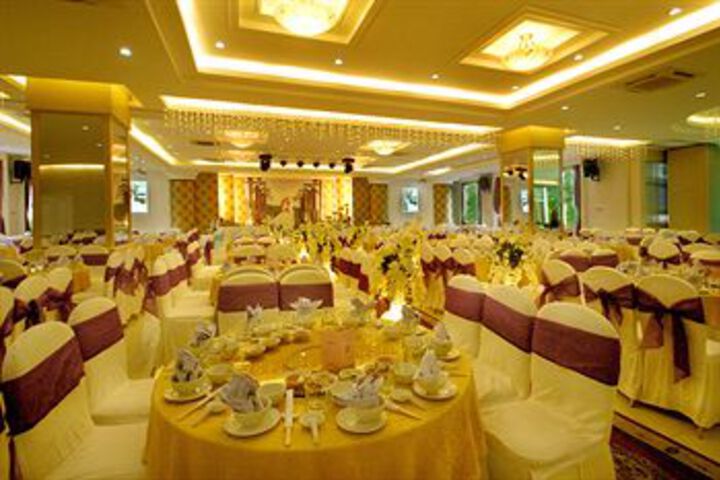 Ballroom/Hall 2 of 78