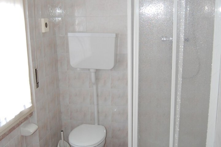 Room 9 of 22