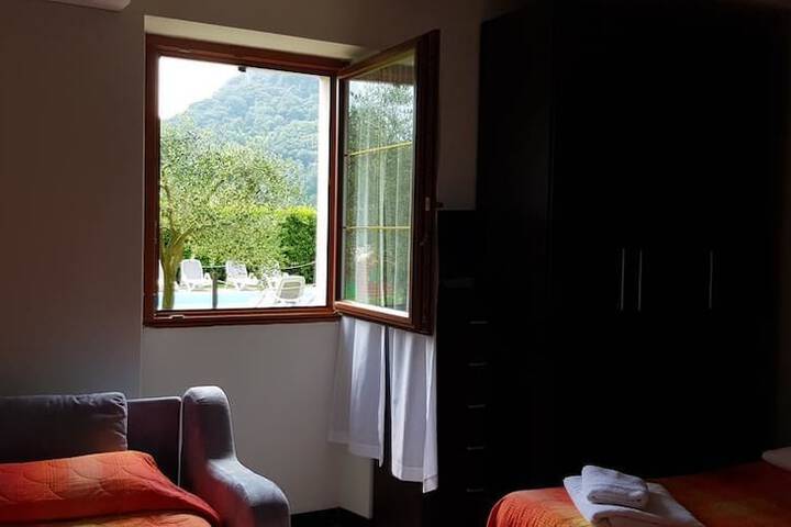 Room 5 of 34