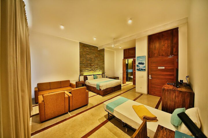 Room 15 of 100