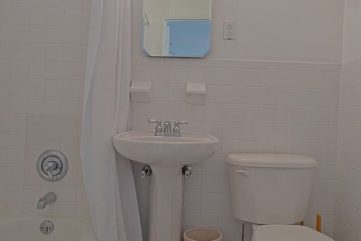 Room 115 of 152