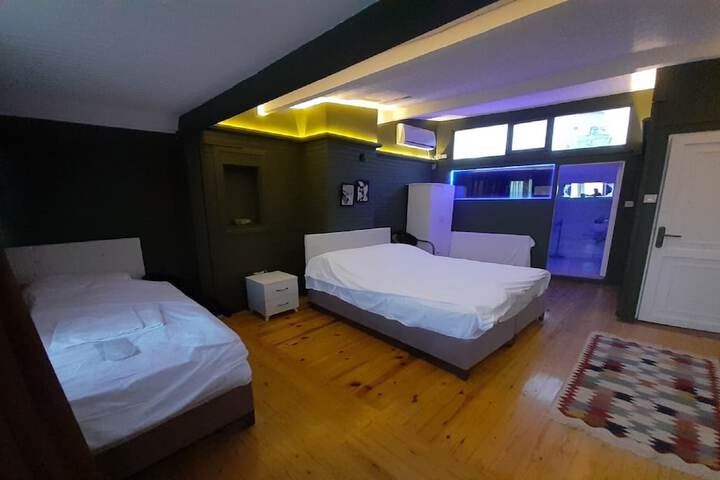 Room 26 of 63