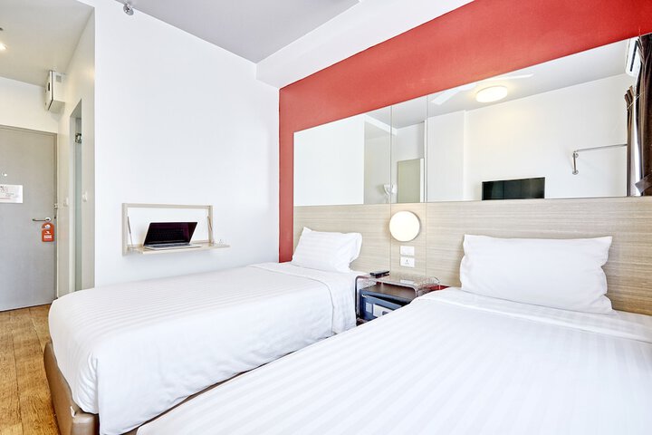 Room 7 of 27