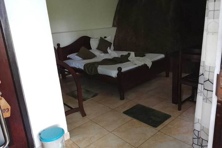 Room 2 of 41