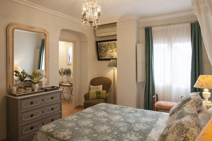 Room 6 of 48