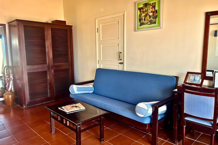Room 17 of 153