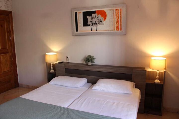 Room 9 of 36