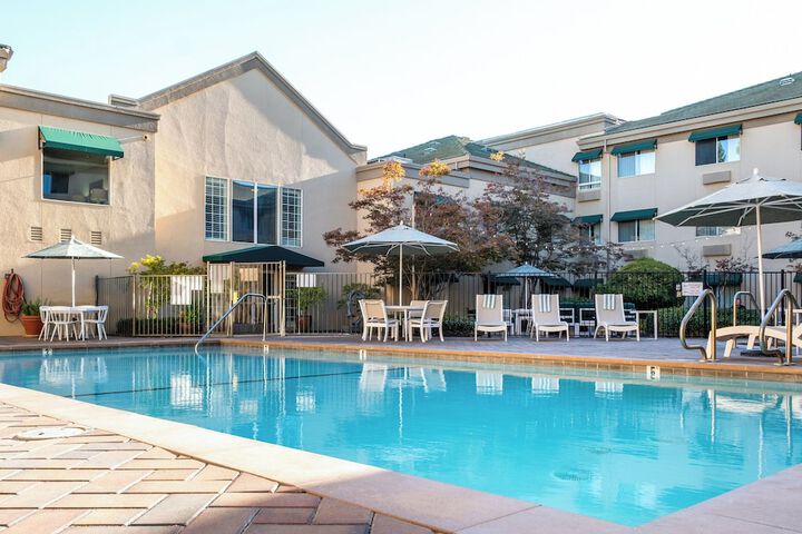 Pools & Facilities