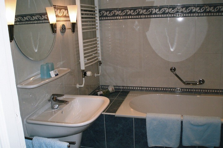 Room 17 of 24
