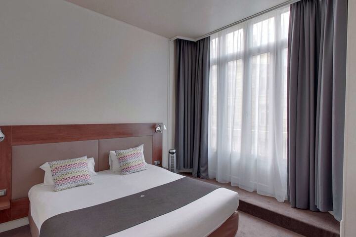 Room 7 of 37