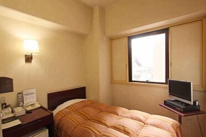Room 5 of 15