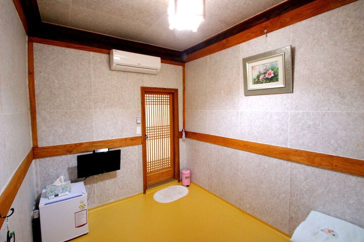 Room 16 of 59