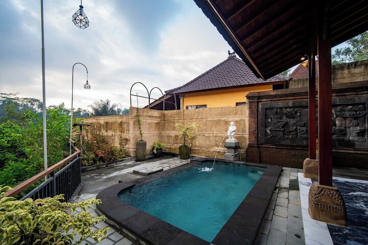 Pool 44 of 89
