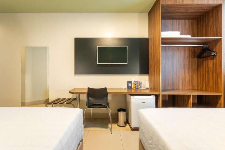 Room 65 of 103