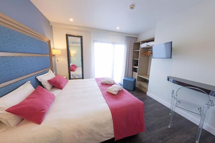 Room 21 of 172