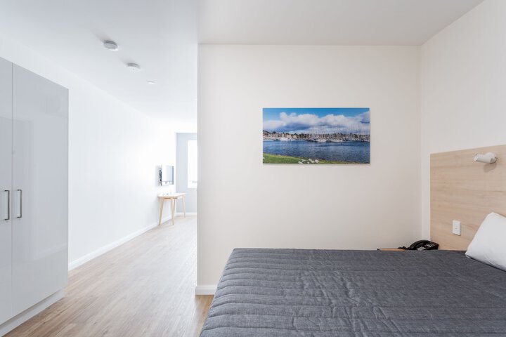 Room 4 of 41