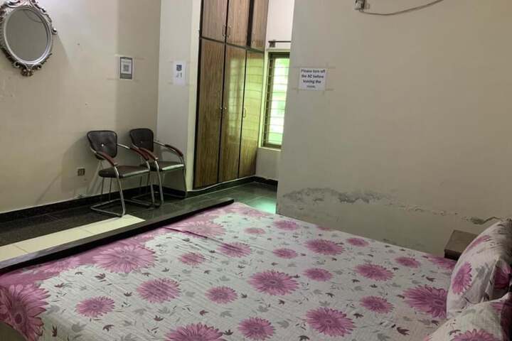 Room 16 of 25