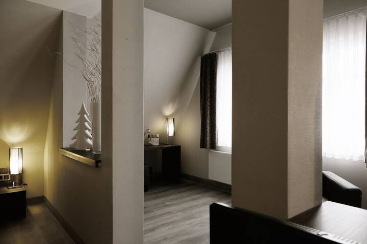 Room 45 of 99