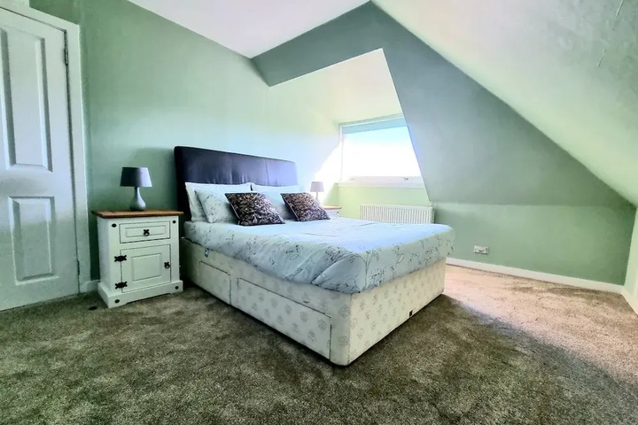 Room 3 of 18