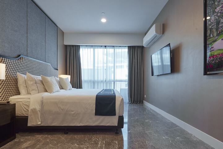 Room 6 of 60