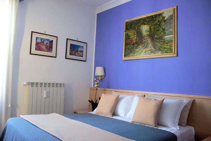 Room 14 of 33