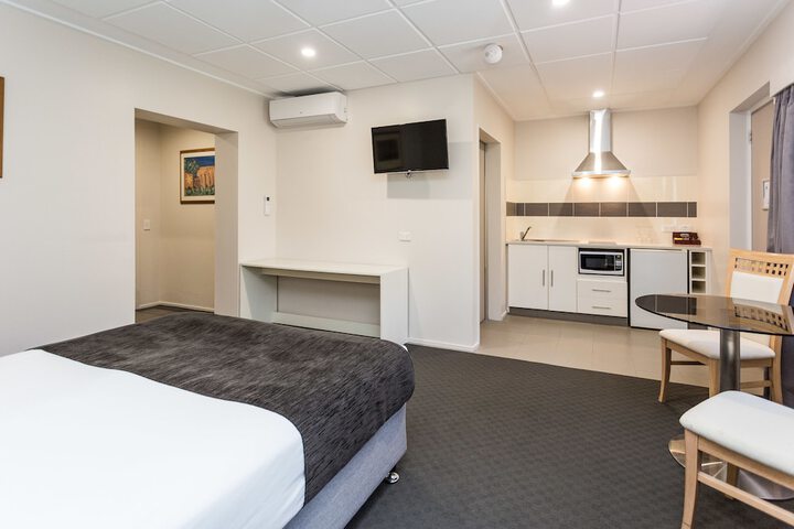 Room 9 of 49