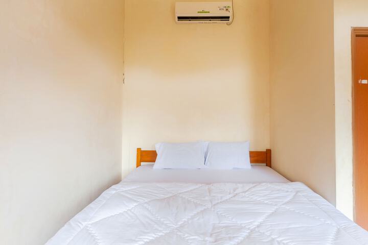 Room 13 of 32