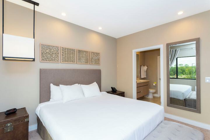 Room 34 of 107